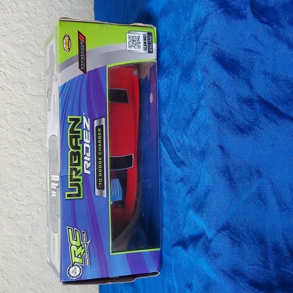 1970 Dodge Charger Urban Ridez RC Full Function B/O 1:24 Scale - Picture 7 of 10